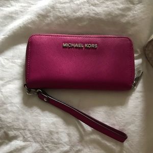 Wrist - Wallet and cell phone holder Michael Kors